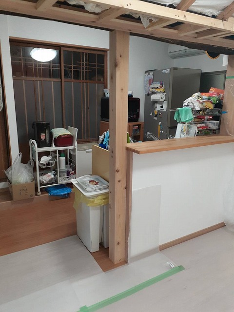 綾歌郡　屋内に新設した柱（全体）